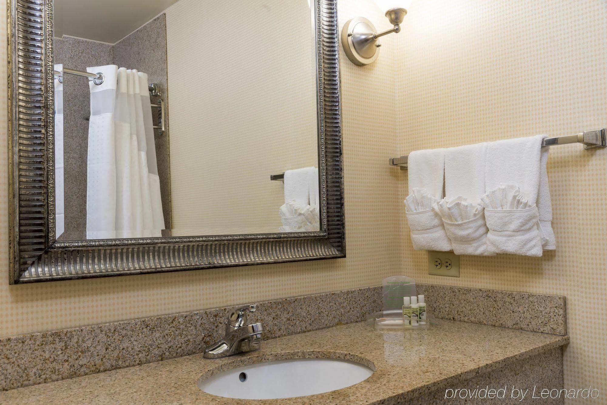 Holiday Inn Aurora North - Naperville By Ihg Exterior photo