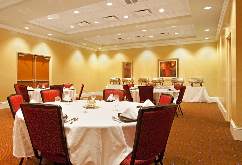 Holiday Inn Aurora North - Naperville By Ihg Exterior photo